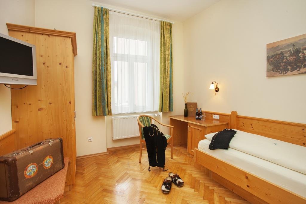 Brauereigasthof Engel Hotel Isny im Allgau Room photo